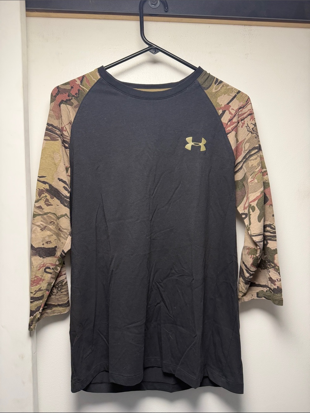Under Armour Black 3/4 Sleeve Raglan Tee with Camo Sleeves